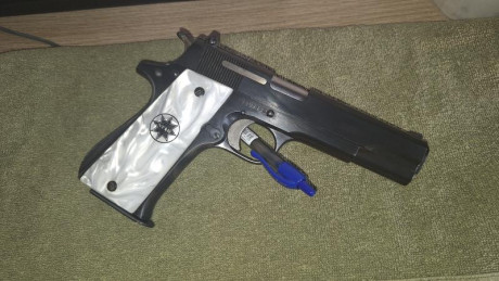 Hola,he abierto este hilo para que todos aquellos que tengais armas Españolas,podais lucirlas aqui con 31