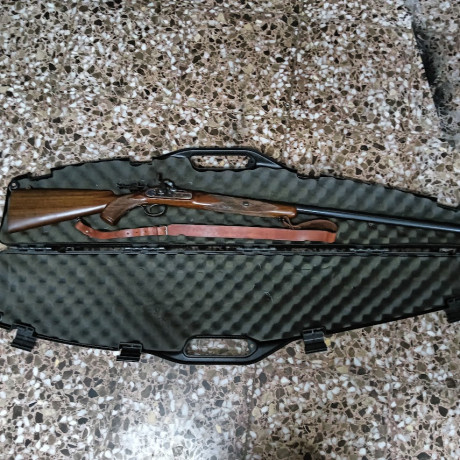 Vendo rifle Creedmore AMR G.Schiling cal. 45 con maleta y correa. Esta en perfecto estado con excelentes 00