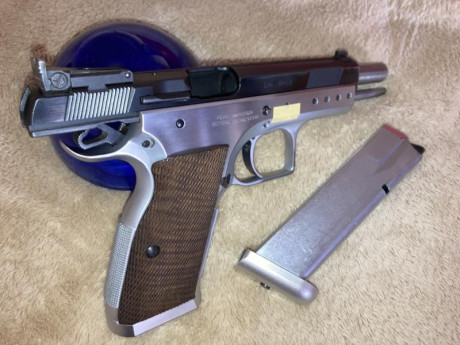 Fotos adjuntas.

Calibre 9 mm Pb, 2 cargadores, guiada en F.

El arma está en Burgos.

450 Euros + gastos 02