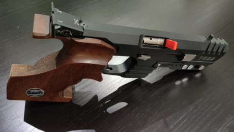 Excelente estado, como nueva.
Pistola alemana de competición, mod. Tesro TS 22-3 PRO. Cacha para zurdo 00