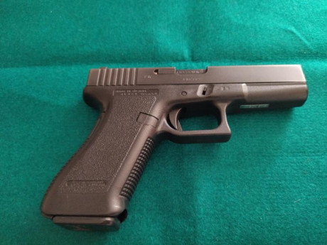 Vendo pistola Glock 17 de 9mm.
Está guiada en F
Es de 2ª generación, pero está prácticamente sin usar.
Se 01