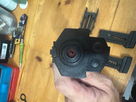 Buenas tardes vendo kit del calibre 22 de pistola hammerli 280 con dos cargadores, el cual se encuentra 00