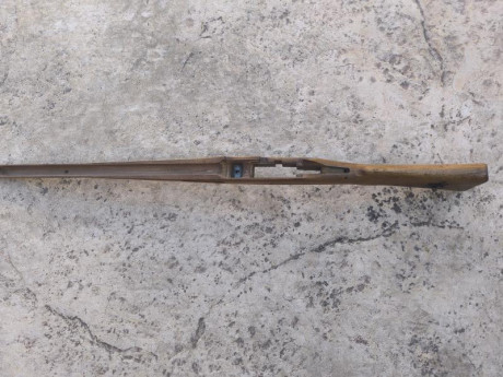 Se vende culata en buen estado, sin herrajes, tiene una pequeña reparación como se ve en las fotos.
80€ 01
