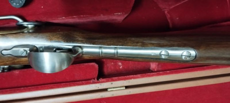 Vendo carabina Le Hussard caballeria calibre 69 de Pedersoli con accesorios y caja.
Edición numerada de 22