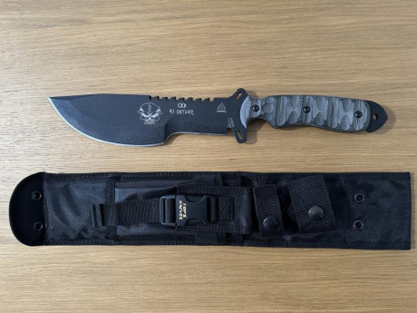 Literalmente sin estrenar, acero al carbono 1095 con capa de protección para evitar corrosión y reflejos 02