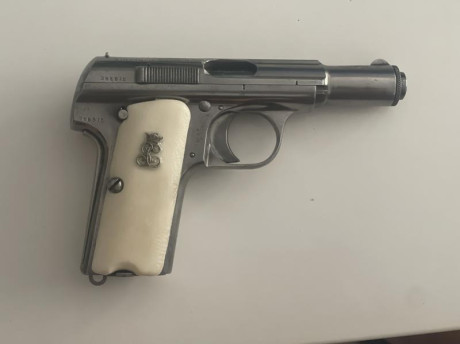 Se ha restaurado y puesto apunto. Retirando el Pavón y añadiendo unas cachas fabricadas en hueso de camello. 02