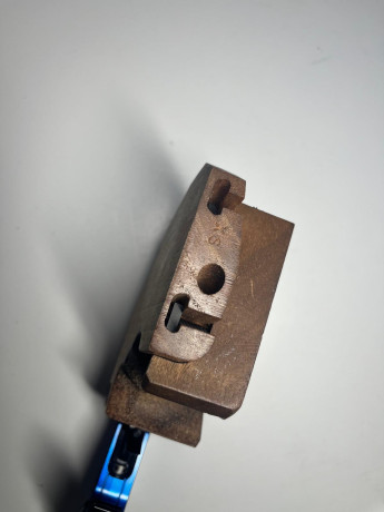 Hola pongo a la venta esta macht guns mg1 único propietario y con tres años de antigüedad la pistola se 00