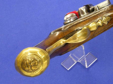 Voy a colocar unas fotos de un arma larga alemana de llave de mecha del siglo XVI. 142