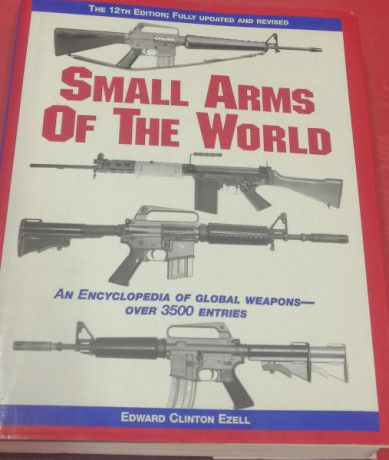 Libro descatalogado hace años. Completa enciclopedia de armamento con unas 3.500 entradas del especialista 02