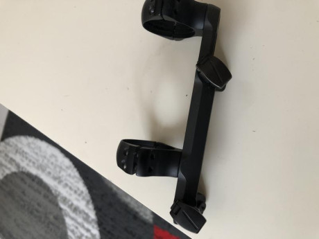 vendo dos monturas blaser, para tubo de 30mm. altura standar.

1 es la ultimo modelo
y la otra es la buscada 11