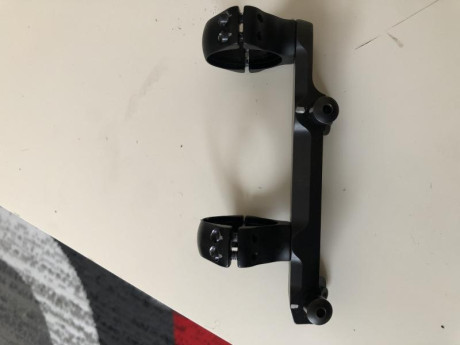 vendo dos monturas blaser, para tubo de 30mm. altura standar.

1 es la ultimo modelo
y la otra es la buscada 21