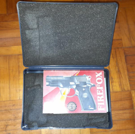 Caja pistola Astra A-75, con manual de instrucciones, precio 25 euros más 6 de portes de Nacex si hay 00