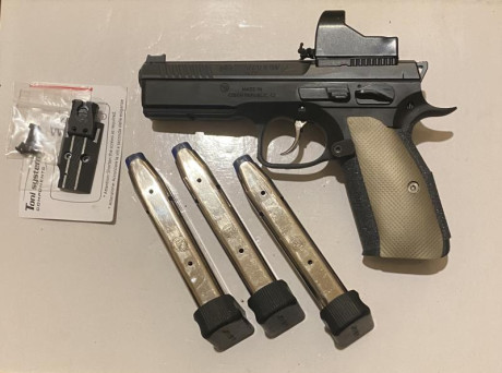 Vendo CZ Shadow 2 OR en perfecto estado con 5000 tiros, y tres cargadores 
El arma tiene todos los muelles 00