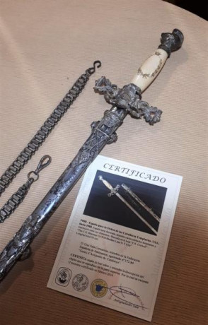Vendo espada para la Orden de los Caballeros Templarios, USA circa 1900. Espada muy decorada que muestra 00