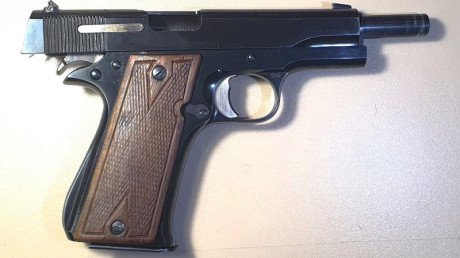 Vendo una de mis armas preferidas (todas lo son) para hacer un hueco que necesito en la licencia.

Es 11