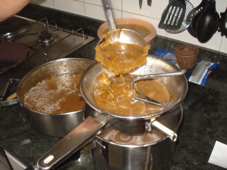 Queridos amigos: ante las expectación :8 causada por el desayuno que me he pegado esta mañana, el cual 140