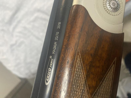 Buenas, vendo mi escopeta superpuesta de la marca krico calibre 20, seminueva, sin desgastes, con sus 02