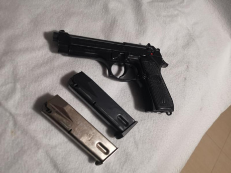 Buenas tardes, pongo a la venta estas dos armas, ambas en perfecto estado, cuidadas y con pocos disparos 12