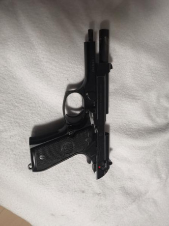 Buenas tardes, pongo a la venta estas dos armas, ambas en perfecto estado, cuidadas y con pocos disparos 11