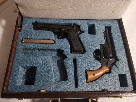 Buenas tardes, pongo a la venta estas dos armas, ambas en perfecto estado, cuidadas y con pocos disparos 21