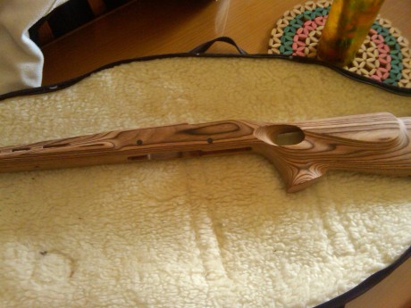 Hola compañeros, os explico e comprado una culata para mi Mauser y viene la madera al natural, es madera 60