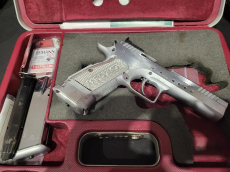 Buenas vendo esta tanfoglio limited custom, habré pegado 300 tiros con ella, ya que no haré ipsc y me 00
