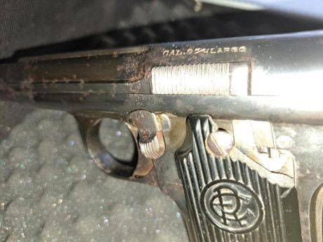 Pistola ASTRA 400 RE fabricada en la zona republicana 
con N° 14471.
Las pistolas REPÚBLICA ESPAÑOLA se 10