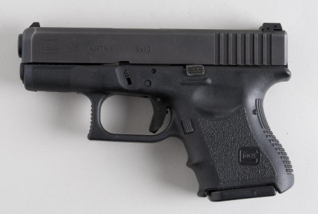 Hola foreros

Cambio GLOCK 26 (Caja, cargadores, fundas, etc..) con muy poco uso por pistola compacta 00