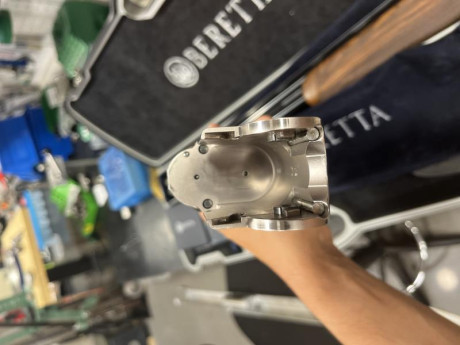 Hola;
A la venta escopeta Superpuesta Beretta 692 SPORTING B-FAST;
Con cañón de 76cm.
Culata B-Fast regulable.
Contrapesos 01