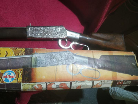 Vendo rifle winchester DAISY 
Juguete muy cotizado 
El martillo percutor no está 
Para colección 
También 00