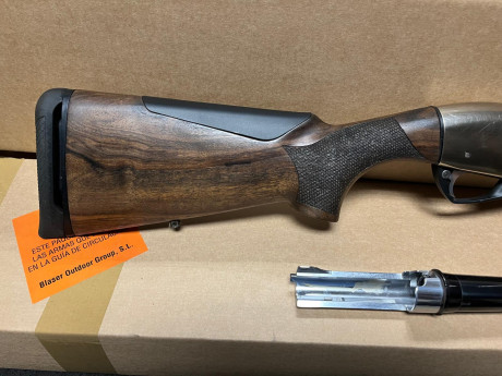 Hola a todos.

Un amigo desea vender su  Benelli Raffaelo Power Bore. El arma presenta las siguientes 00