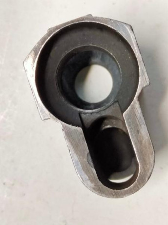 Hola a todos
pongo a la venta un prolongador de corredera de una Astra A100 del calibre 9mm Parabellum 90