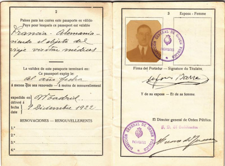  EN RECUERDO Y HOMENAJE A LOS QUE YA NO ESTÁN. 

Si pones en  GOOGLE    PASAPORTES EN LA MEMORIA   da 00