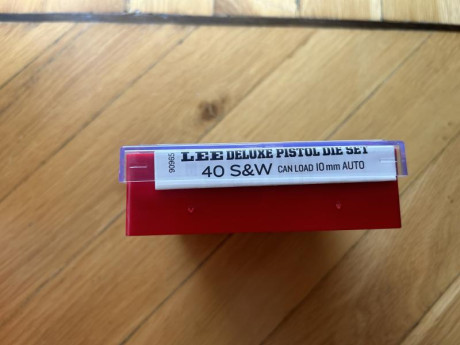 Vendo “NUEVO” set die deluxe lee 40sw.
Precio: 40€ portes incluidos en peninsula.
REBAJA OCTUBRE 2024. 01