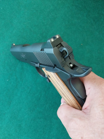 Buenos días

Un compañero que deja el tiro, me ha pedido que anuncie las armas que se quiere ir quitando. 41