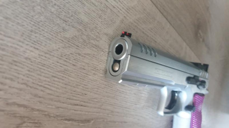 Vendo esta espectacular pistola para precisión y IPSC, 9 Pb, dos juegos de cachas y taloneras de cargador, 00