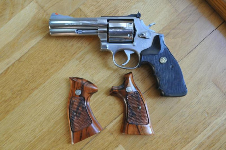 Vendo Revólver por dejar el Tiro Olímpico.

- Marca: Smith & Wesson
- Modelo: 686  - 4”  Inoxidable 42