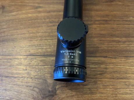 Hola Compañeros,
Pongo a la venta el siguiente visor por falta de uso.
Zeiss Varipoint VM 1,5-6x42
Reticula 21