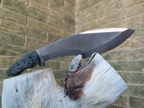 CUCHILLO ERROI J&V
rebajado a 110 € portes incluidos.
D E S C A T A L O G A D O
Longitud total: 33 00
