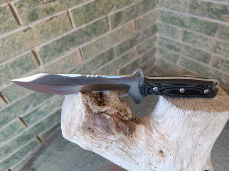Cudeman VILLEGAS 127n  Micarta negra
Nuevo sin utilizar y sin portar.
Cuchillo español Cudeman con hoja 10