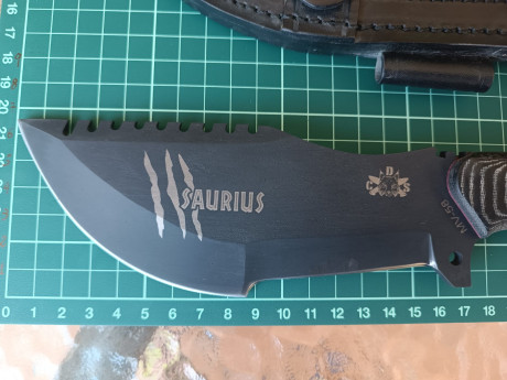 SAURIUS-LACADO
Este ya no se fabrica como CDS, cuchillos de supervivencia , Forester. Hoy en día J&V. 01