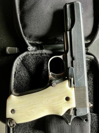 Buenos días,

Busco una pistola LLAMA M-82 9 mm pb en buen estado

También busco :

- Llama tipo 1911 32