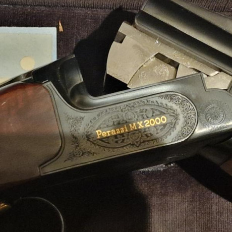 Vendo escopeta Perazzi MX2000/3 con culata regulable.
Muy buena escopeta en muy buen estado. 
El motivo 01