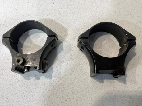 Vendo anillas Optilock (Tikka/Sako) para visor de 30 mmm Medias (altura aproximada 10 mm)

Perfecto estado: 00