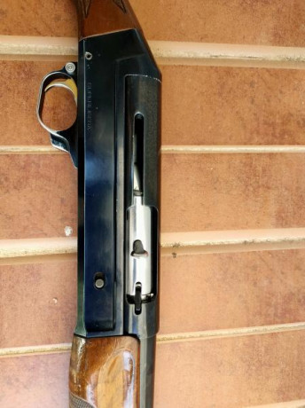 Vendo Benelli SL 125 superligera. Cañón con polichokes de 66 cm sin banda. Recámara 70 y ánima 18,3. Tengo 02