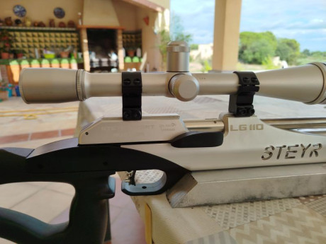 Vendo visor Weaver T-36, retícula Fine Crosshair, color plata, estado nuevo, solo un pequeño rasguño de 02
