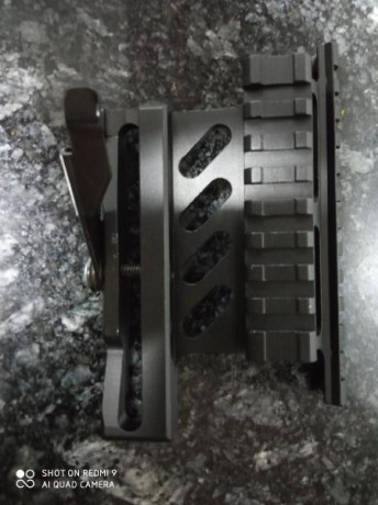 Un saludo a todos.
Vendo montural lateral para visor compatible con  las variantes AK 47/74,Ishmash Tigr, 02