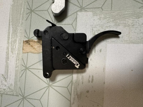 Vendo 2 cassetes de disparo a estrenar, uno de Remington 700 de la marca Timney y otro de Howa 1500 afinado 02