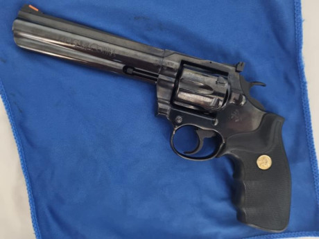 Hola pongo a la Venta Revolver Colt King Cobra de 6 Pulgadas y calibre 357 y puede tirar con 38sp también. 02