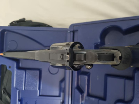 Hola pongo a la Venta Revolver Colt King Cobra de 6 Pulgadas y calibre 357 y puede tirar con 38sp también. 10